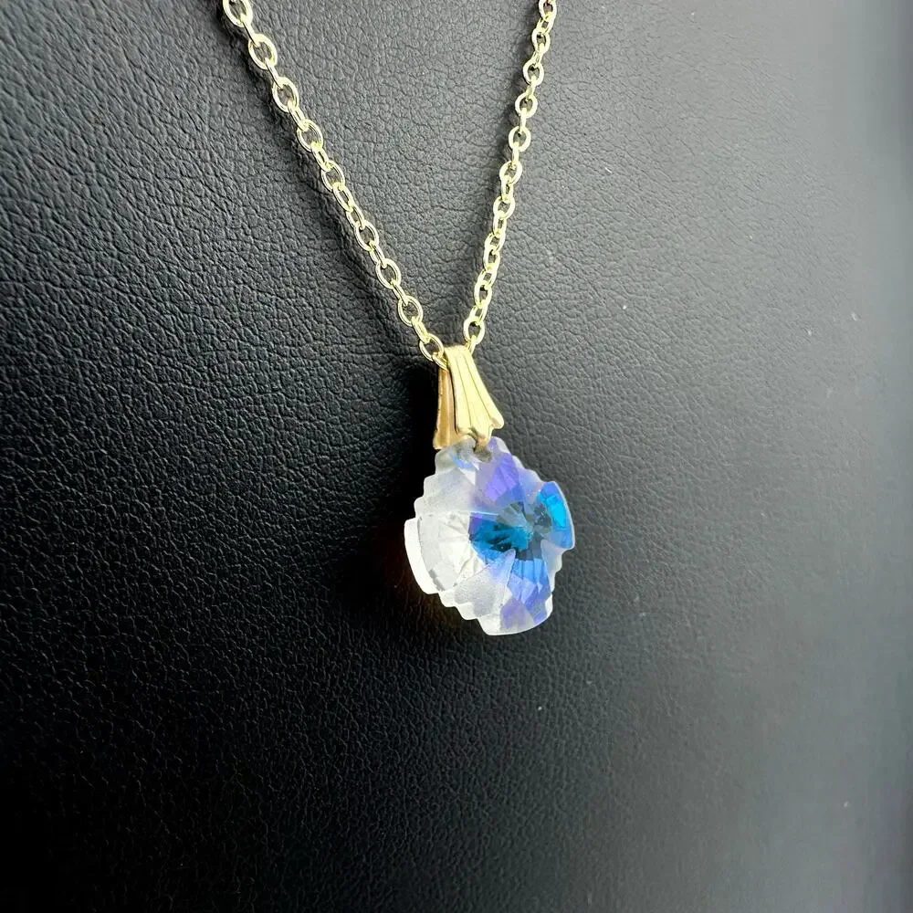 Vintage Aurora Borealis Crystal Fancy Cut Dainty Gem Gold Tone 18" Pendant - Picture 3 of 8